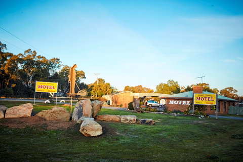 Dunolly Golden Triangle Motel - Schoolies Week Accommodation 0