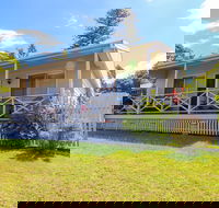 Embrace Cottage at Catherine Hill Bay - Schoolies Week Accommodation