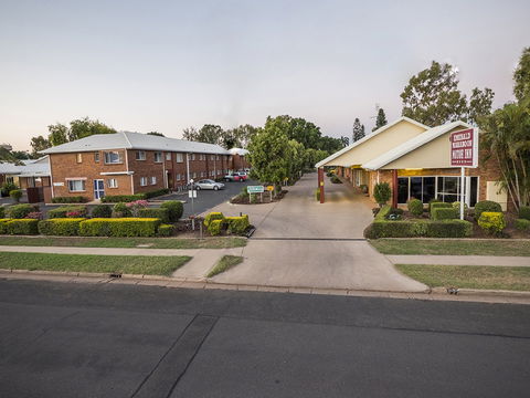 Emerald Maraboon Motor Inn - Schoolies Week Accommodation 1