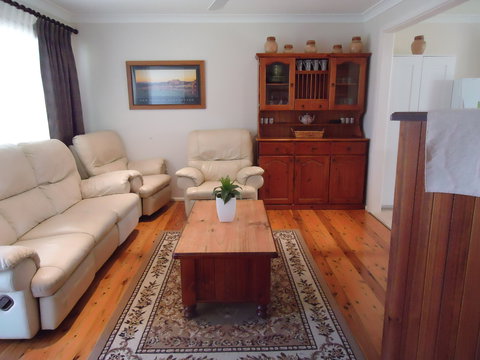 My Hideaway At Callala Beach - Schoolies Week Accommodation 1