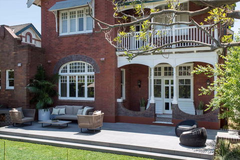 Randwick Manor - Schoolies Week Accommodation 1