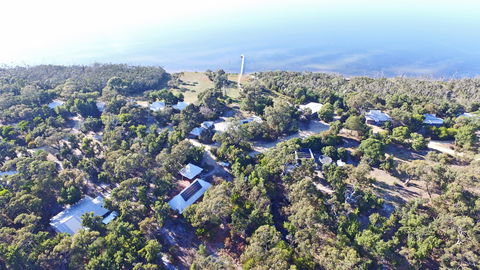 Waterfront Retreat At Wattle Point - Schoolies Week Accommodation 0