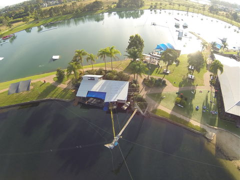 Cables Lodge Accommodation - Schoolies Week Accommodation 0