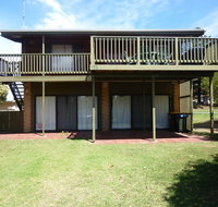 Cedar House - Schoolies Week Accommodation