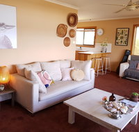 Coastal Garden Shack - Schoolies Week Accommodation