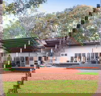 Lemon Gum Retreat - Schoolies Week Accommodation
