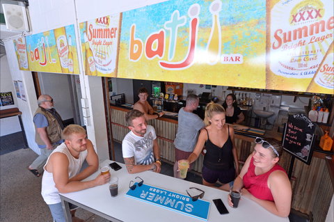 Youth Shack - Schoolies Week Accommodation 2