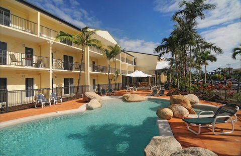 Cairns Queenslander Hotel And Apartments - Schoolies Week Accommodation 0