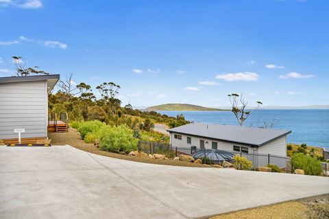 Chill Tasmania - Schoolies Week Accommodation 0