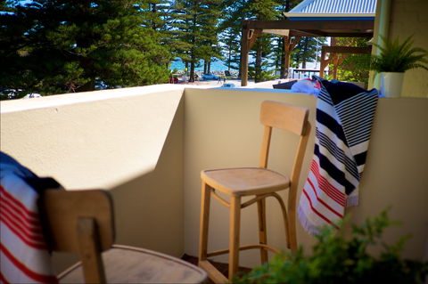 Cottesloe Artist's Beach Retreat - Schoolies Week Accommodation 0