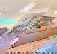 Lakelandia - Schoolies Week Accommodation