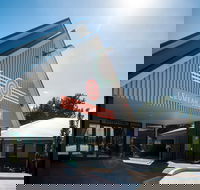 Leumeah Lodge - Schoolies Week Accommodation