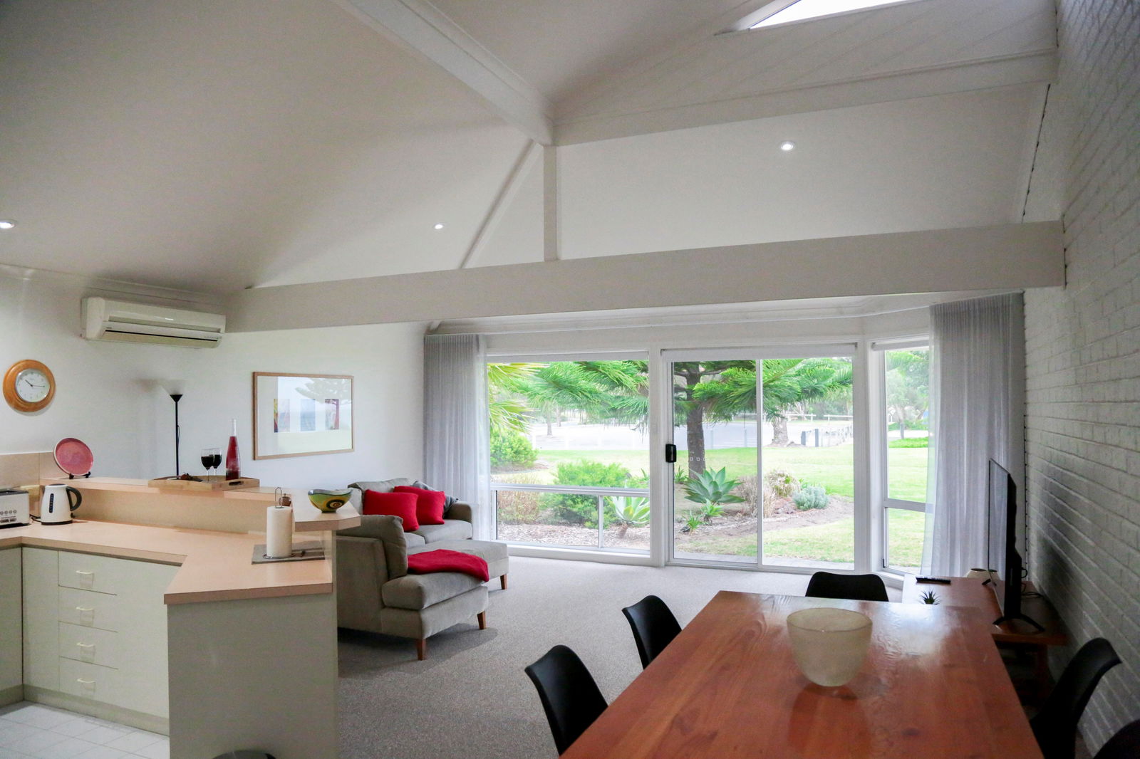  Schoolies Week Accommodation