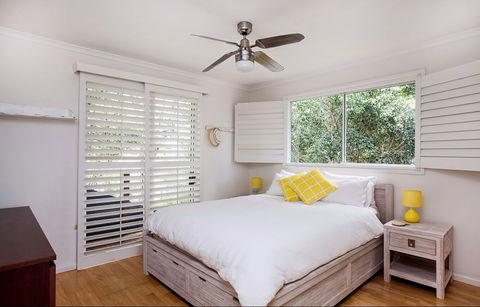 The Blue House At Wombarra Beach - Schoolies Week Accommodation 1