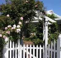 Durack House Bed  Breakfast - Schoolies Week Accommodation