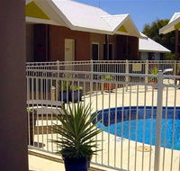 Gecko Lodge - Schoolies Week Accommodation