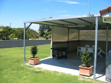 JJ's Holiday Cottages - Mitchell Street - Schoolies Week Accommodation 1