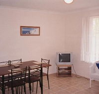 JJ's Holiday Cottages - Butler Street - Schoolies Week Accommodation