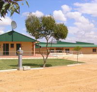 Tressie's Museum and Caravan Park - Schoolies Week Accommodation