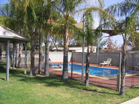 Merredin Caravan Park & Av-A-Rest Village - Schoolies Week Accommodation 0