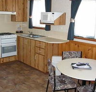 Spinnakers Leisure Park - Schoolies Week Accommodation