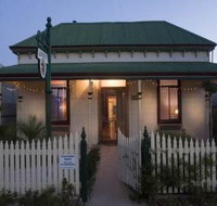 Emaroo Cottages - Schoolies Week Accommodation