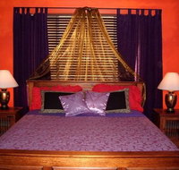 Golden Hearth Cottages - Schoolies Week Accommodation