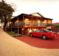 The Terrace Bed  Breakfast - Schoolies Week Accommodation