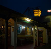 The Bull and Bush Tavern - Schoolies Week Accommodation