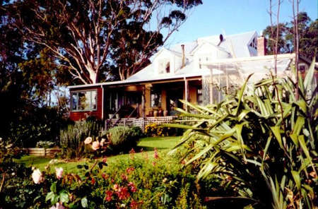 The Sleeping Lady Private Retreat - Schoolies Week Accommodation 0