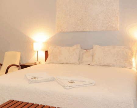 Cairnhill Homestead - Schoolies Week Accommodation
