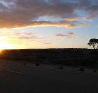 Mundrabilla Motor Hotel - Schoolies Week Accommodation