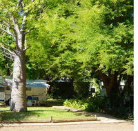 Town Caravan Park - Schoolies Week Accommodation