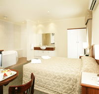 Bayswater Hotel - Schoolies Week Accommodation
