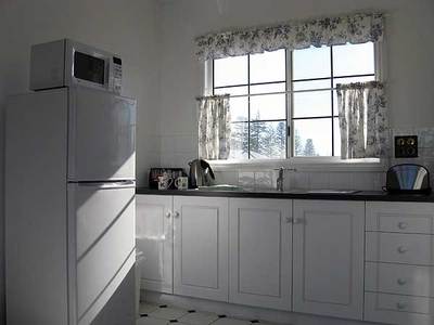 Clearwater Motel Apartments - Schoolies Week Accommodation 4