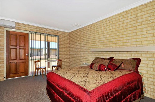  Schoolies Week Accommodation