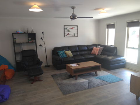 32 West B & B - Schoolies Week Accommodation 2