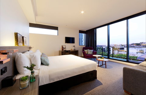 Alpha Mosaic Hotel Brisbane - Schoolies Week Accommodation 0
