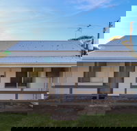 Catho Cottage - Schoolies Week Accommodation