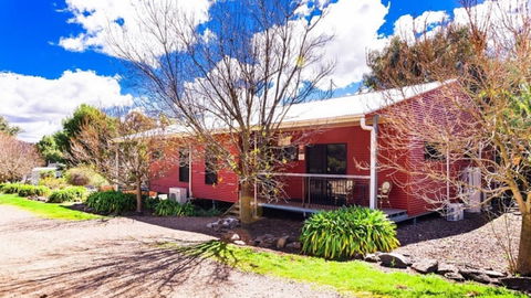 Hillview Farmstay - Schoolies Week Accommodation 0