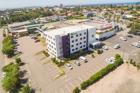 Ibis Styles The Entrance - Schoolies Week Accommodation 1