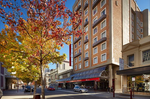 Ibis Perth - Schoolies Week Accommodation 0