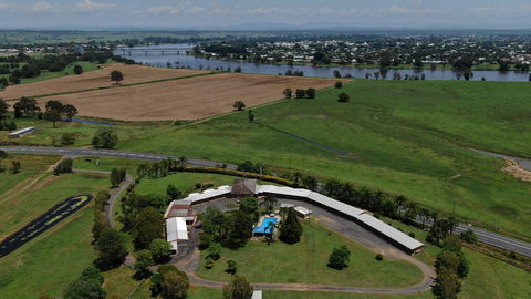 Jacaranda Motor Lodge - Schoolies Week Accommodation 1