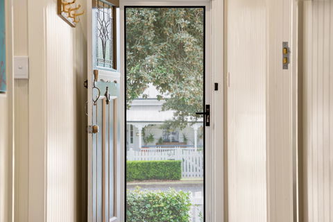 Keeler Cottage - Schoolies Week Accommodation 2