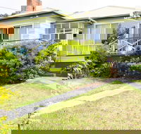 Lady Barron Holiday Home - Schoolies Week Accommodation