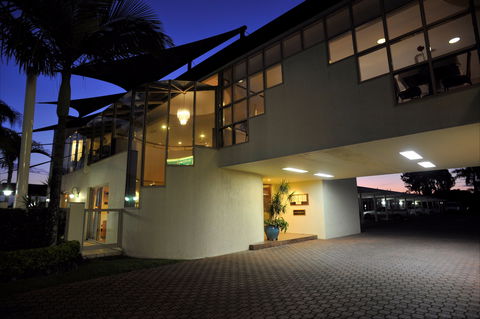 McNevins Maryborough Motel - Schoolies Week Accommodation 0