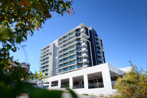 Oaks Gladstone Grand Hotel - Schoolies Week Accommodation 1