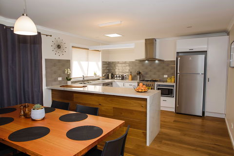 Port Albert Waterview Retreat - Schoolies Week Accommodation 1