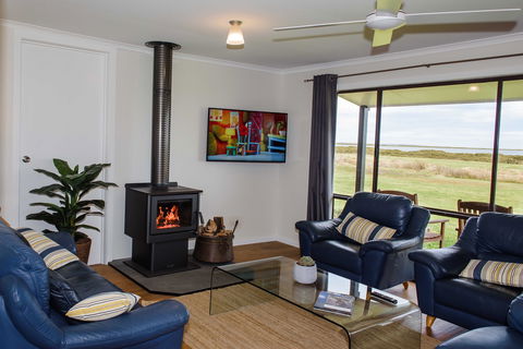 Port Albert Waterview Retreat - Schoolies Week Accommodation 2