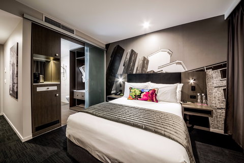 Sage Hotel James Street - Schoolies Week Accommodation 0